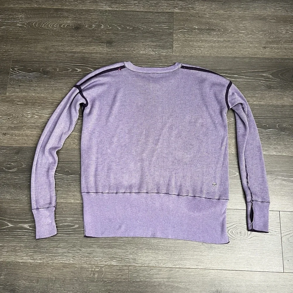 Lululemon Sweater Women's Approx Size‎ 10 Purple Thumbholes Pullover Reversible